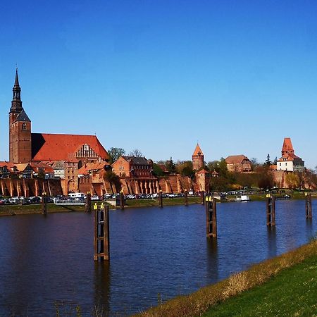 Fewo Augusta Tangermünde エクステリア 写真